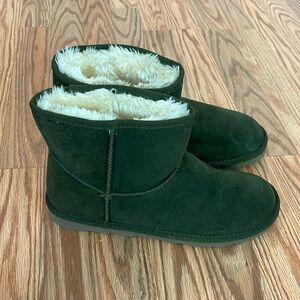 Time and Tru. Like New. Size 10